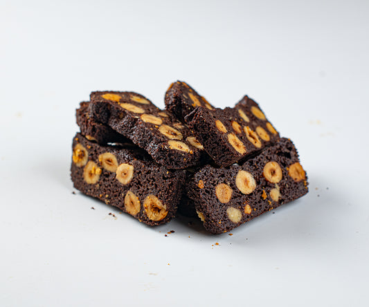 Keto Chocolate & Hazelnut Biscotti (Macros per slice)
